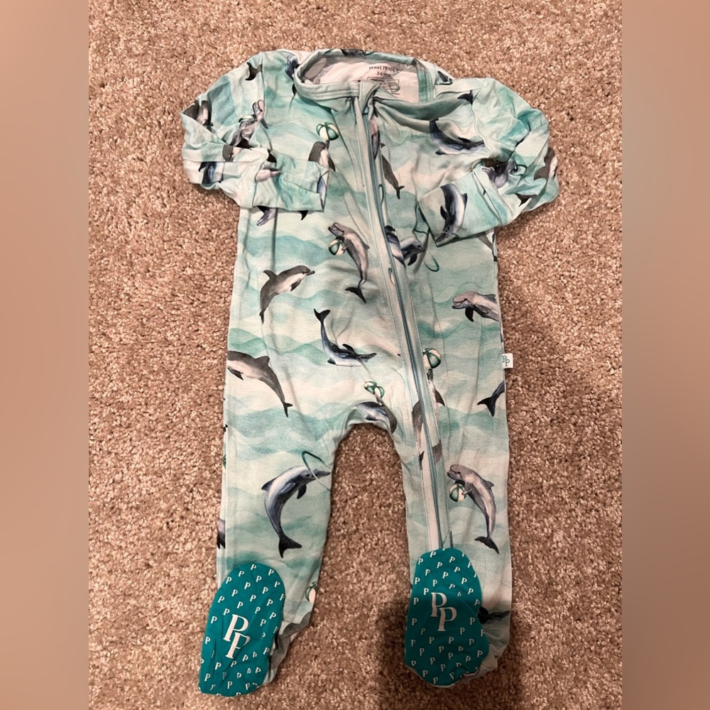 POSH PEANUT DOLPHIN FOOTIE